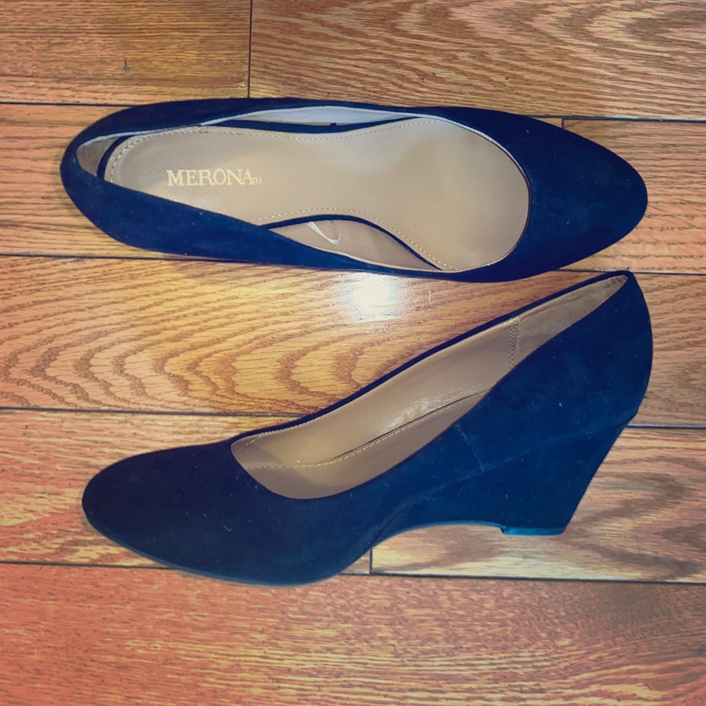 4 inch black round toe wedges